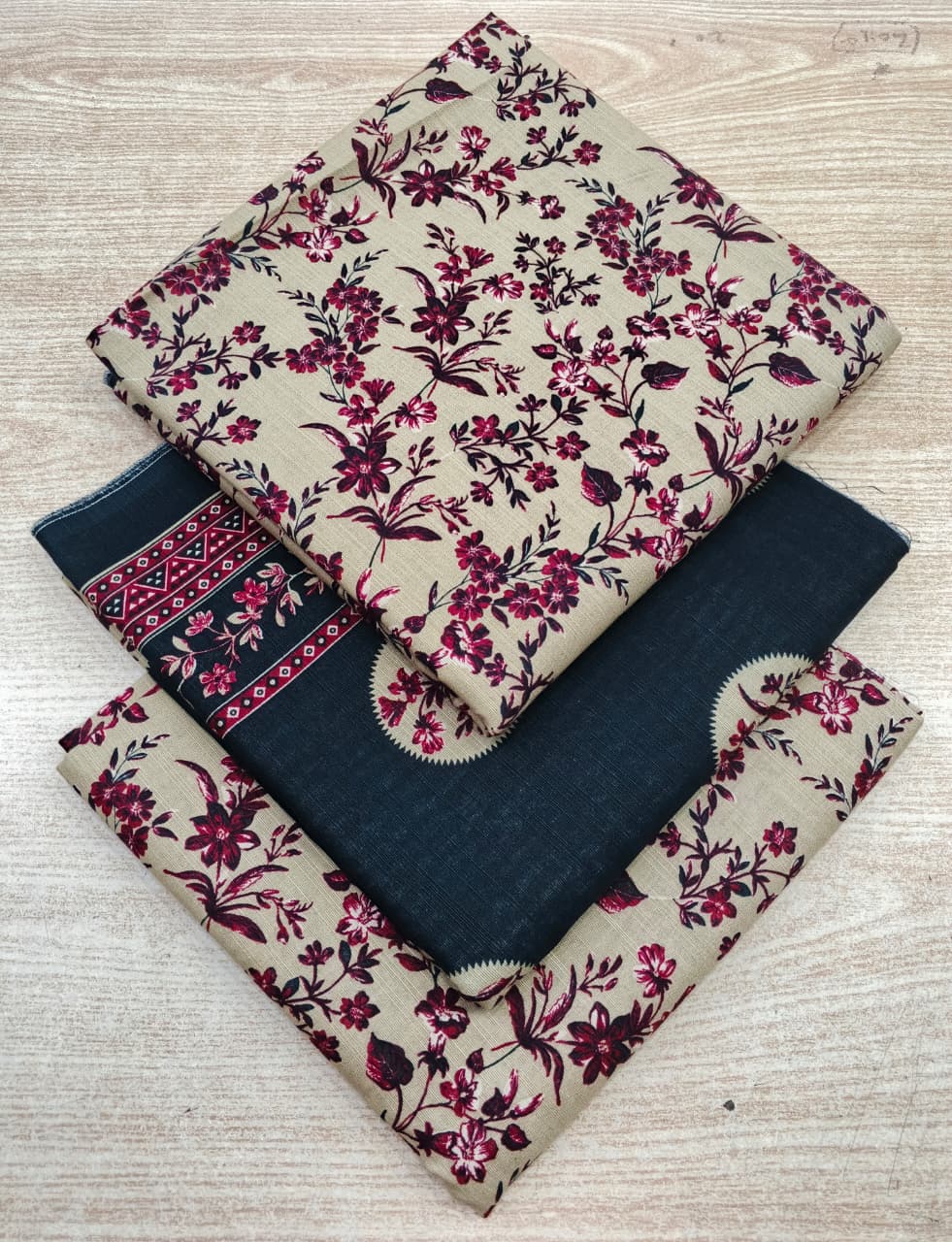 Bin Saeed Khaddar Printed 3 Piece Unstitched Suit