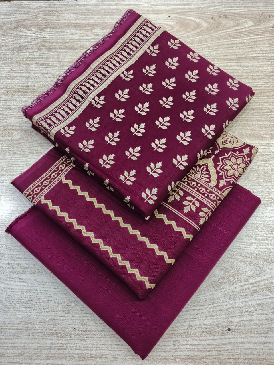 Bin Saeed Khaddar Printed 3 Piece Unstitched Suit
